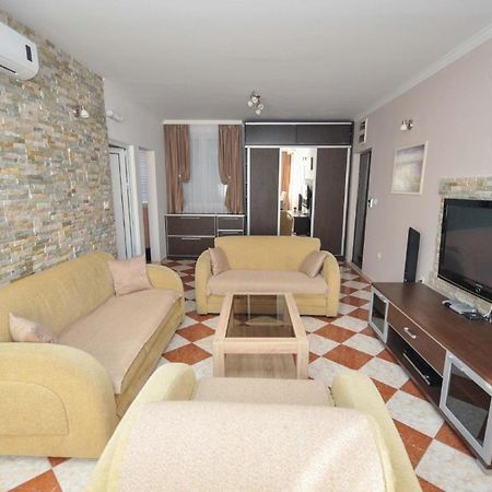 Ferienwohnung Fuer 4 Personen Ca 55 M In Budva, Adriakueste Montenegro Kueste Um ブドヴァ エクステリア 写真