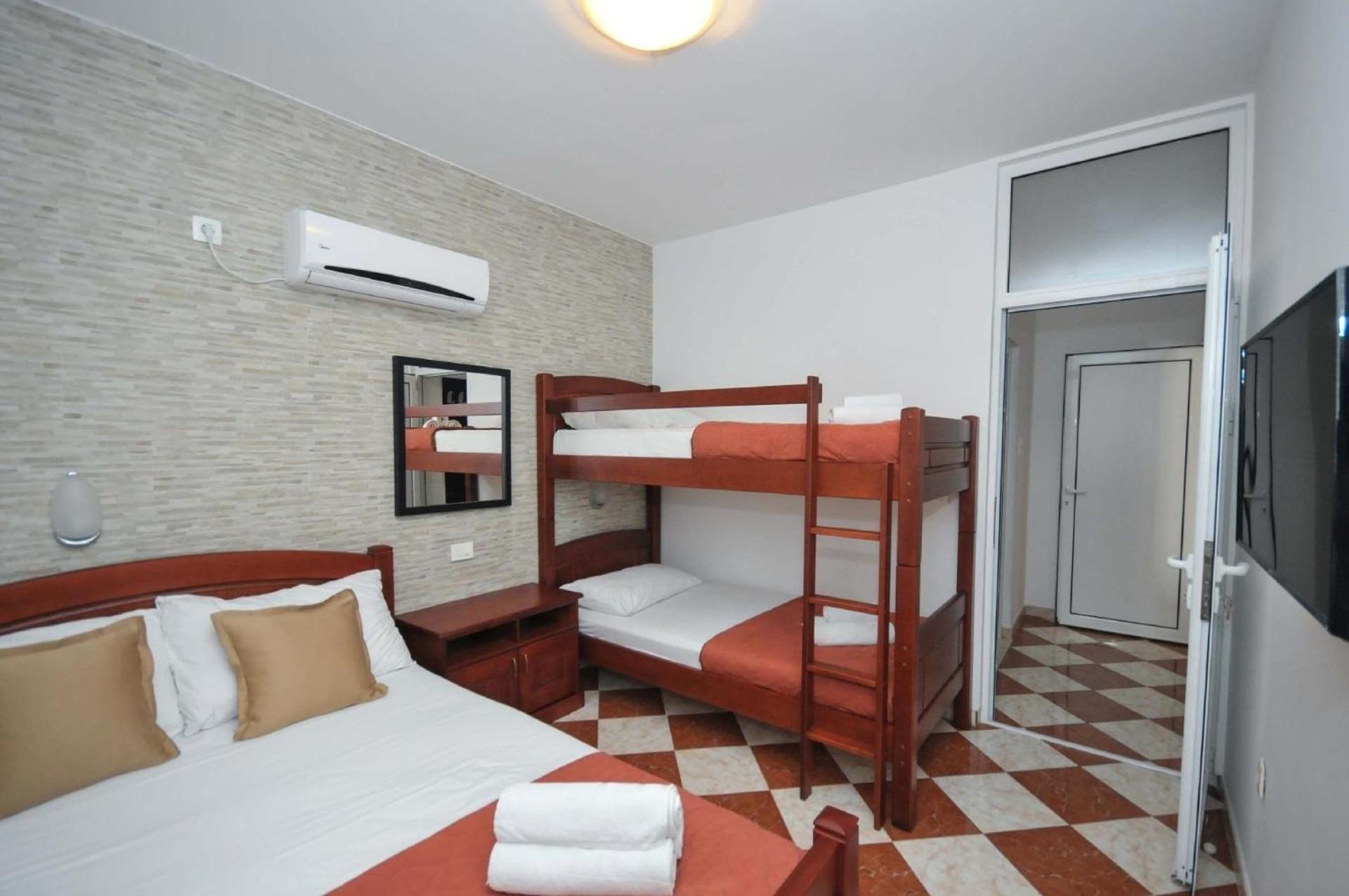 Ferienwohnung Fuer 4 Personen Ca 55 M In Budva, Adriakueste Montenegro Kueste Um ブドヴァ エクステリア 写真