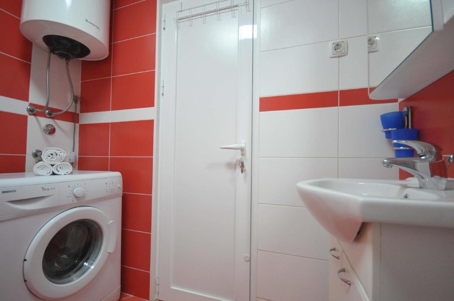 Ferienwohnung Fuer 4 Personen Ca 55 M In Budva, Adriakueste Montenegro Kueste Um ブドヴァ エクステリア 写真